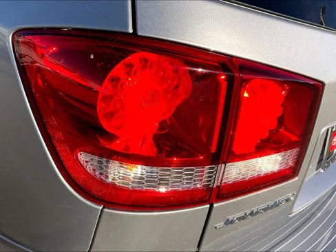 Used 2019 Dodge Journey SE w/ Blacktop Package FWD image 29
