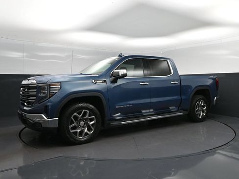 Used 2024 GMC Sierra 1500 SLT w/ SLT Premium Plus Package AWD/4WD image 3