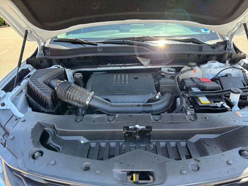 Used 2025 Chevrolet Blazer LT FWD image 33