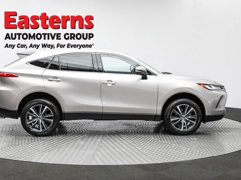 Used 2024 Toyota Venza LE image 4