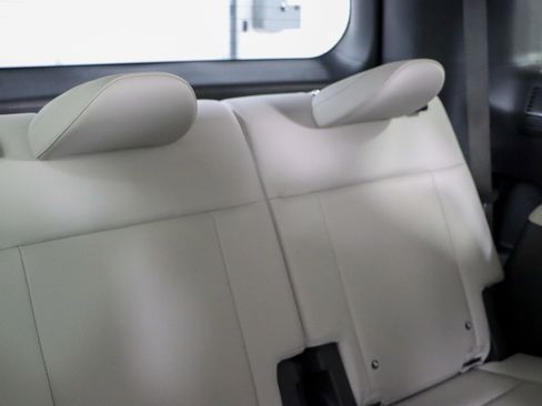 Used 2025 Hyundai Santa Fe SEL FWD image 29