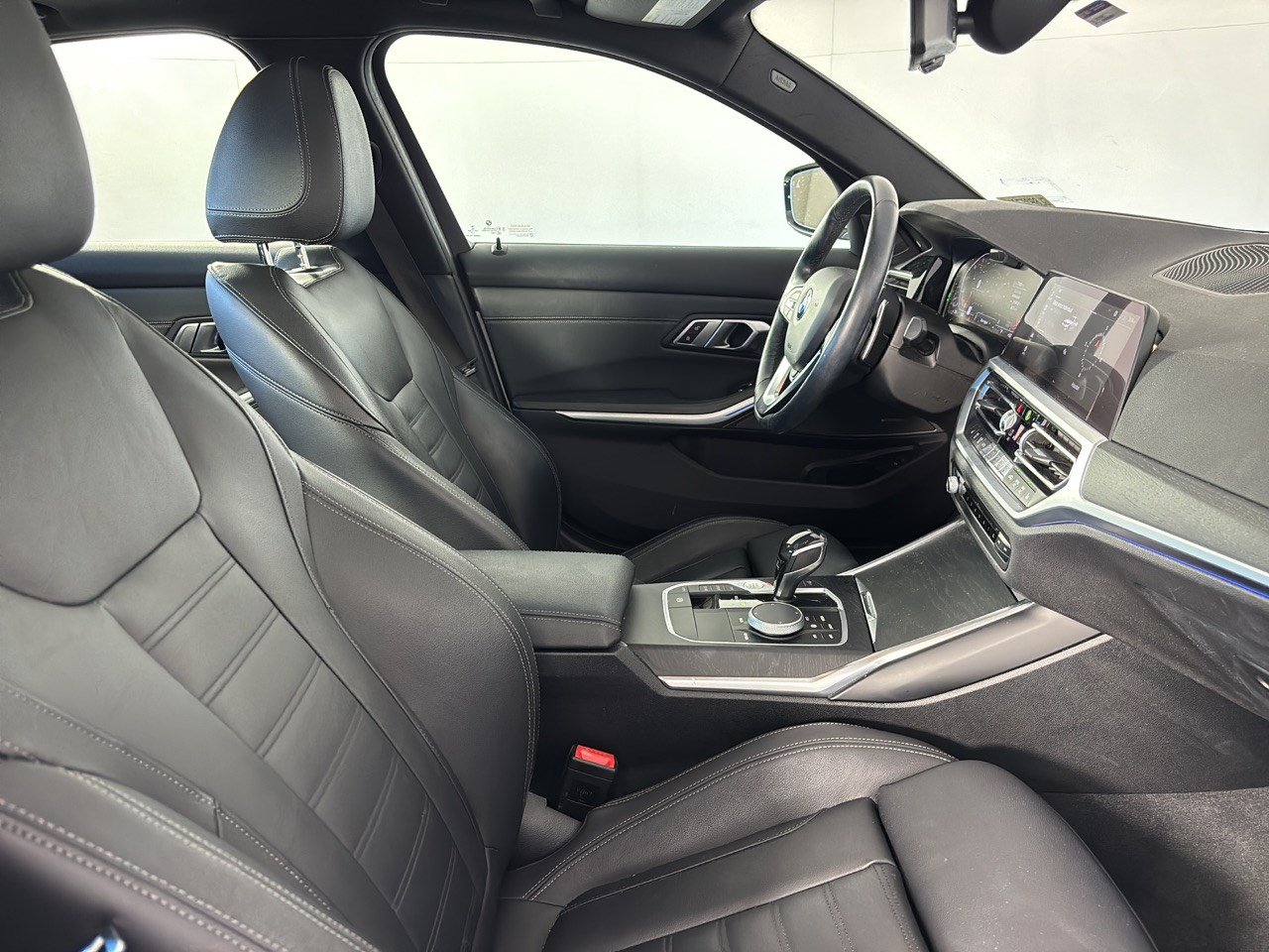 Used 2020 BMW 330i Sedan w/ Premium Package RWD image 30