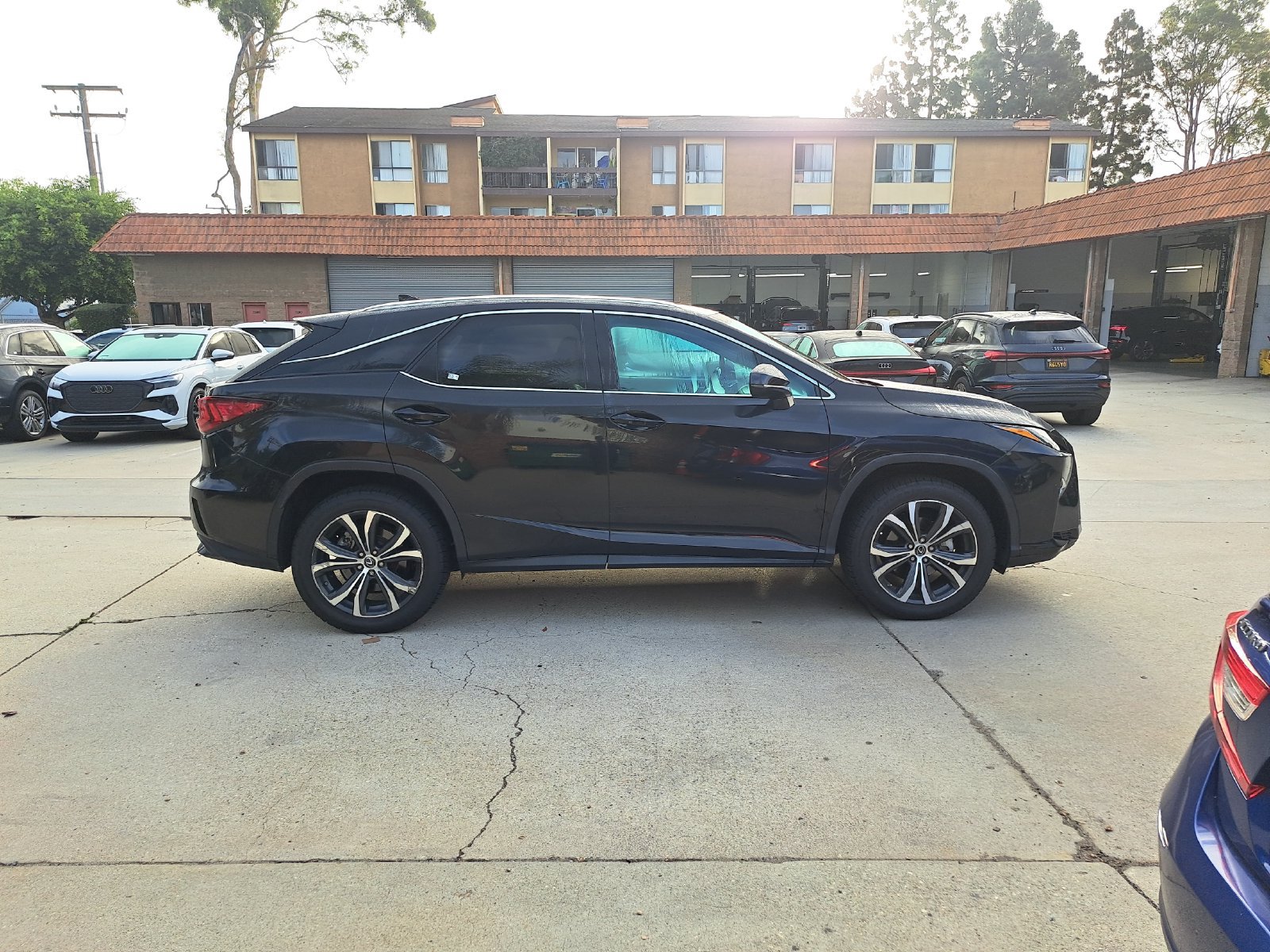 Used 2018 Lexus RX 450h AWD w/ Premium Package image 4