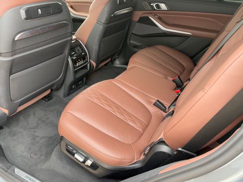 Used 2023 BMW X7 M60i w/ Executive Package image 41