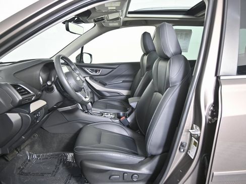 Used 2023 Subaru Forester Limited image 20