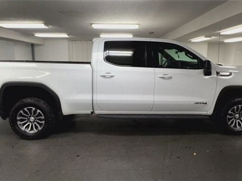 Certified 2022 GMC Sierra 1500 AT4 w/ AT4 Premium Package image 9
