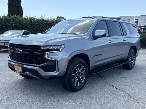 Used 2023 Chevrolet Suburban Z71 image 7