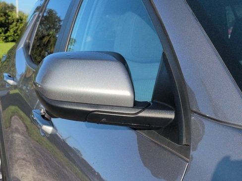 Used 2025 Chevrolet Equinox LT w/ Safety and Technology Package FWD image 11