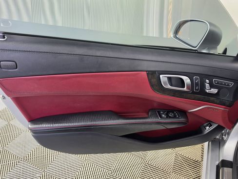 Used 2013 Mercedes-Benz SL 550 image 4