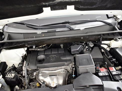 Used 2019 Toyota Highlander LE image 43