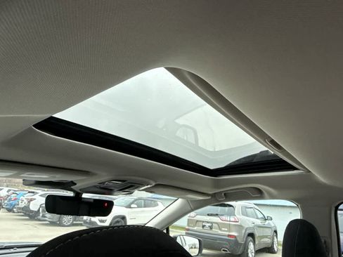 Used 2025 Subaru Outback Premium w/ Popular Package #1A image 18