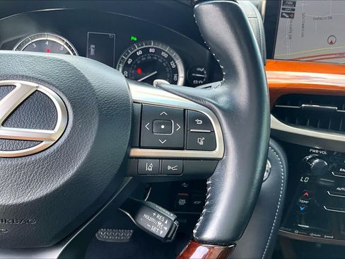 Used 2017 Lexus LX 570 4WD image 23