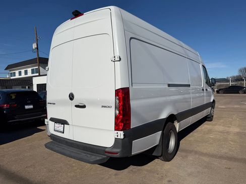 Used 2022 Mercedes-Benz Sprinter 3500 image 7