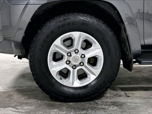 Used 2020 Toyota 4Runner SR5 Premium w/ Moonroof Package image 11