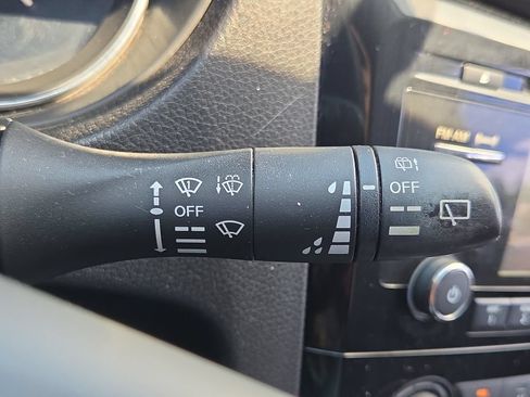 Used 2017 Nissan Rogue S FWD image 33