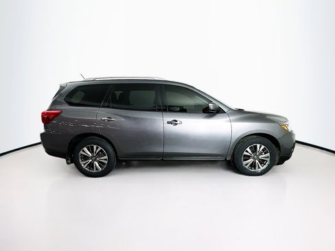 Used 2017 Nissan Pathfinder S image 10