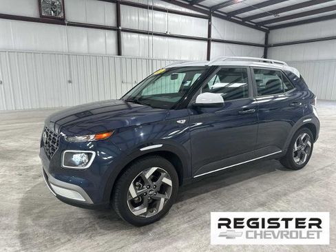 Used 2024 Hyundai Venue Limited FWD image 1