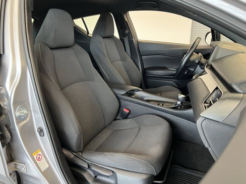 Used 2018 Toyota C-HR XLE image 31