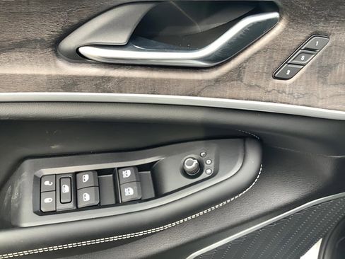 New 2026 Jeep Grand Cherokee L Limited AWD/4WD image 11
