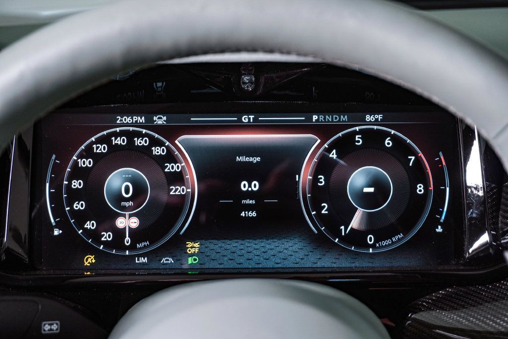 Used 2026 Aston Martin Vanquish Convertible RWD image 29