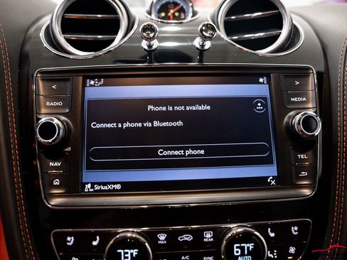 Used 2018 Bentley Bentayga image 76