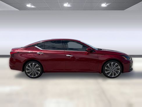 Used 2025 Nissan Altima 2.5 SL FWD image 6