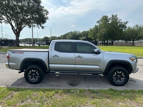 Certified 2021 Toyota Tacoma TRD Off-Road AWD/4WD image 7