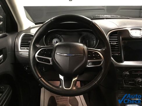 Used 2018 Chrysler 300 Touring w/ Sport Appearance Package image 43