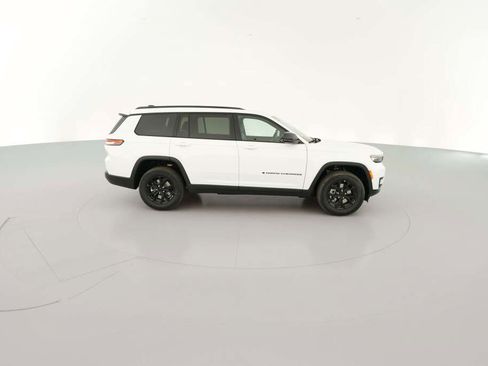 New 2025 Jeep Grand Cherokee L Laredo image 14