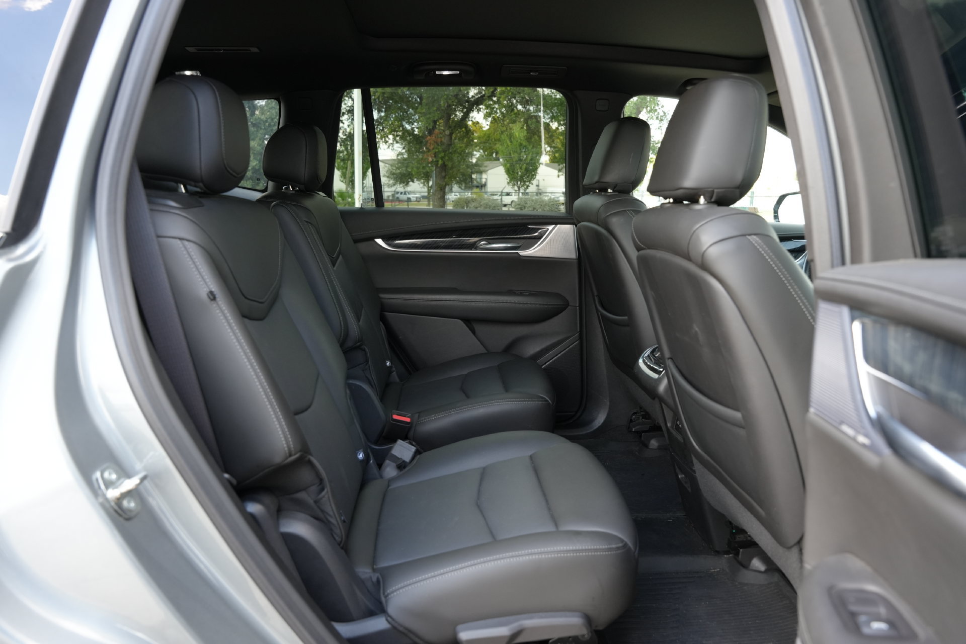 Used 2024 Cadillac XT6 Premium Luxury w/ Technology Package AWD/4WD image 24