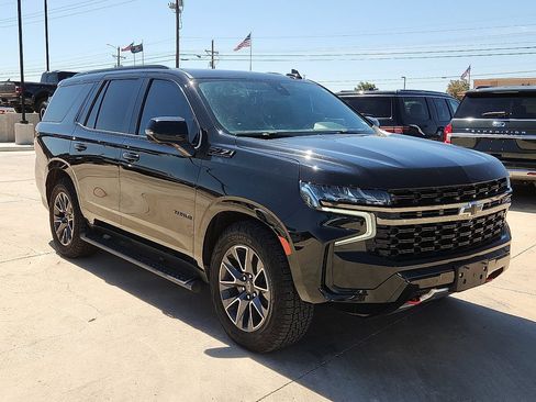 Used 2021 Chevrolet Tahoe Z71 w/ Z71 Off-Road Package AWD/4WD image 4