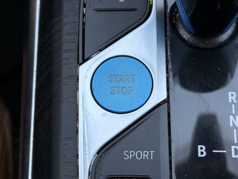 Used 2023 BMW i4 eDrive40 w/ Premium Package RWD image 10