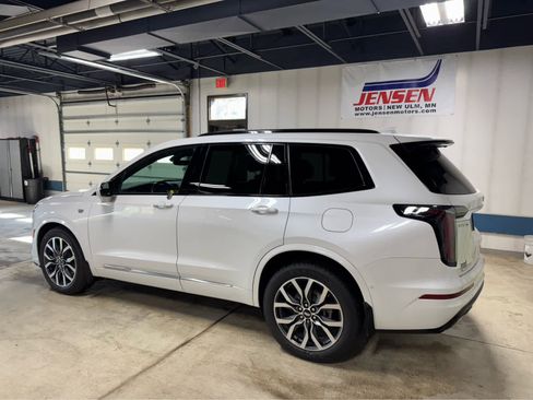 Used 2021 Cadillac XT6 Sport w/ Platinum Package image 6