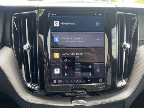 New 2025 Volvo XC60 B5 Ultra w/ Climate Package image 18