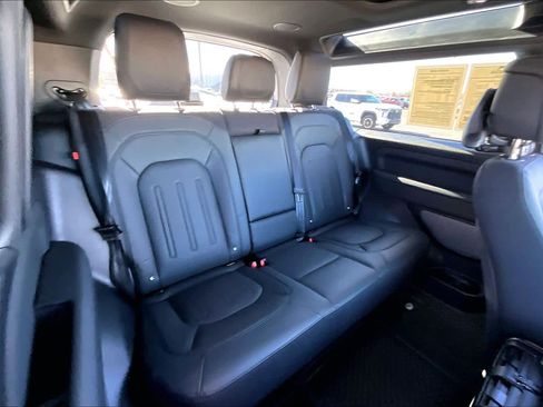 Used 2023 Land Rover Defender 90 X image 16