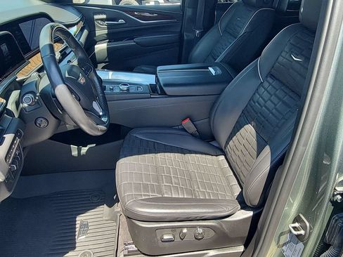 Certified 2024 Cadillac Escalade ESV Premium Luxury Platinum AWD/4WD image 19