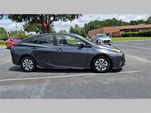 Used 2017 Toyota Prius Three w/ Advanced Technology Package image 34