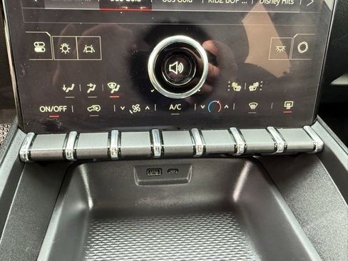 Used 2025 GMC Terrain Elevation image 14