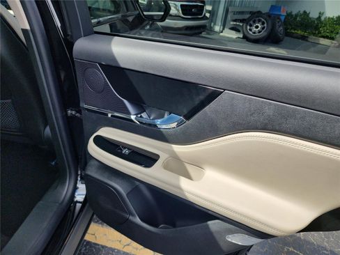 New 2026 Lincoln Corsair Premiere image 24