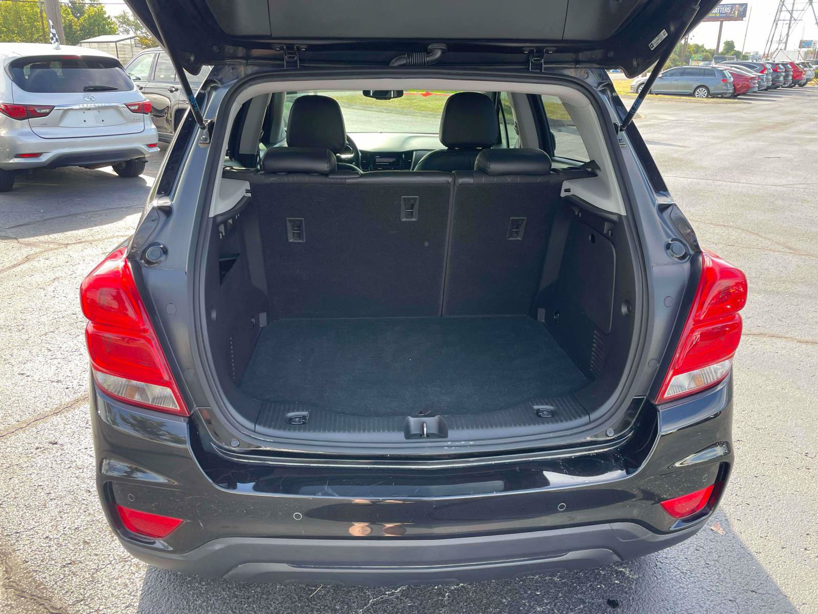 Used 2021 Chevrolet Trax LT w/ Driver Confidence Package FWD image 6