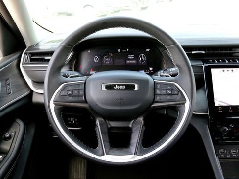 Used 2024 Jeep Grand Cherokee L Limited w/ Luxury Tech Group II AWD/4WD image 26