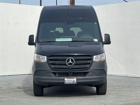 Used 2024 Mercedes-Benz Sprinter 2500 image 8