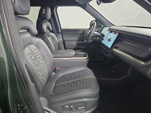 Used 2025 Rivian R1S Adventure AWD/4WD image 24