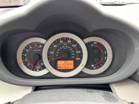 Used 2012 Toyota RAV4 4WD w/ Value Pkg image 16