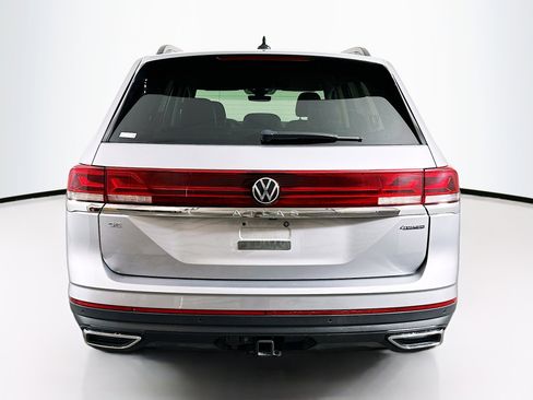Used 2025 Volkswagen Atlas SE AWD/4WD image 7