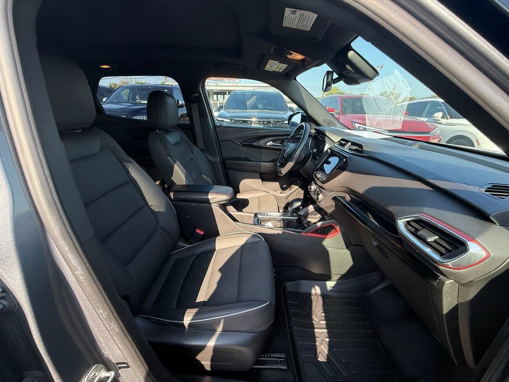 Used 2021 Chevrolet TrailBlazer RS w/ Sun and Liftgate Package FWD image 23