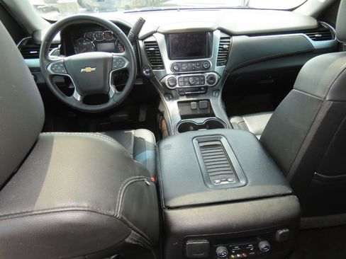 Used 2016 Chevrolet Suburban LT RWD image 25