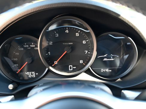 Used 2017 Porsche 718 Boxster RWD image 26