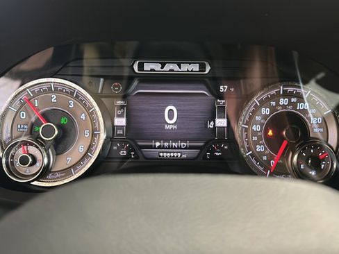 Used 2022 RAM 1500 Limited AWD/4WD image 16