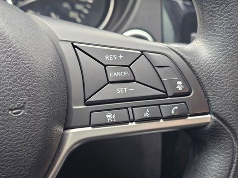 Used 2019 Nissan Rogue SV image 27